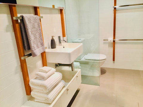 Casuarina Beachfront House - Hostie Properties - Accommodation VIC 5