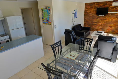 Beach House Holiday Apartments - Accommodation VIC 10