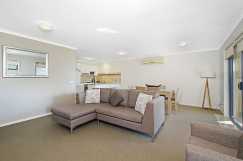 South Pacific Apartments - Accommodation VIC 9