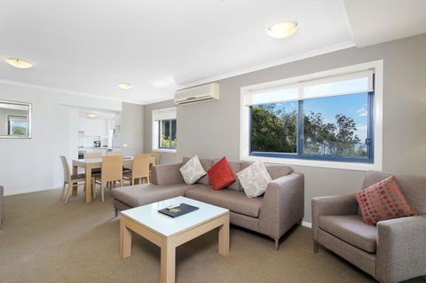 South Pacific Apartments - Accommodation VIC 10