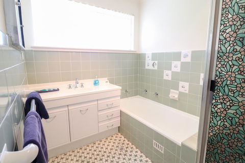 Coastal Horizons Beach House - Accommodation VIC 11