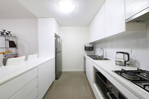 Sydney Apartment Close To Airport & CBD - Accommodation VIC 11