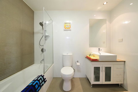 Sydney Apartment Close To Airport & CBD - Accommodation VIC 17