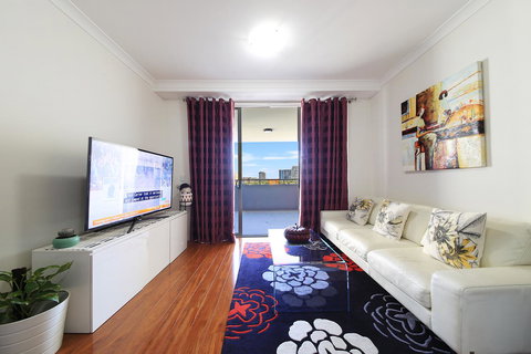 Sydney Apartment Close To Airport & CBD - Accommodation VIC 3