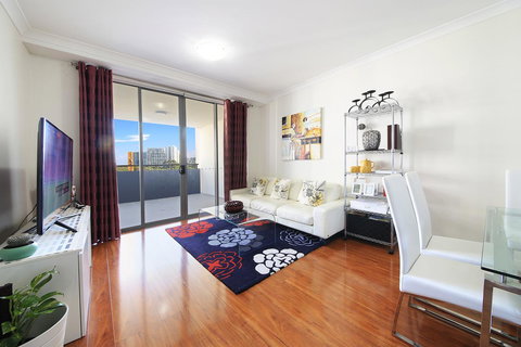 Sydney Apartment Close To Airport & CBD - Accommodation VIC 4