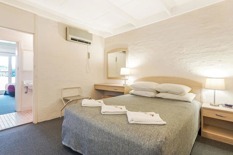 Black Dolphin Resort Motel & Apartments - Accommodation VIC 18