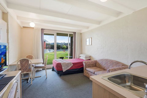 Black Dolphin Resort Motel & Apartments - Accommodation VIC 16