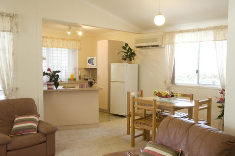 Glen Villa Resort - Accommodation VIC 11