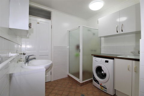 Beachfront 3, 25 Willow Street - Accommodation VIC 11