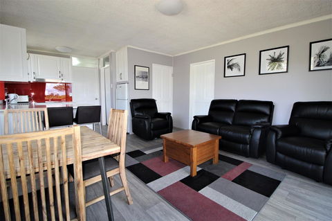 Beachfront 3, 25 Willow Street - Accommodation VIC 0