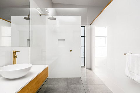 Sundays At Byron - Accommodation VIC 13