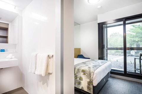 Mercure Darwin Airport Resort - Accommodation VIC 10