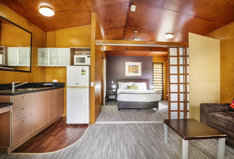 Mercure Darwin Airport Resort - Accommodation VIC 3
