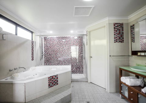 Mercure Darwin Airport Resort - Accommodation VIC 11