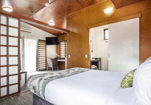Mercure Darwin Airport Resort - Accommodation VIC 4