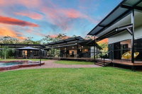 Book Humpty Doo Accommodation Vacations Accommodation VIC Accommodation VIC