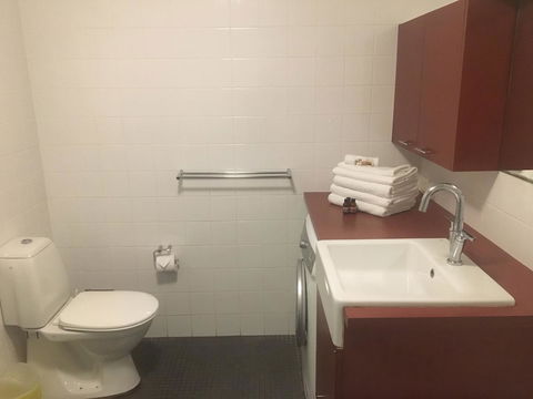 Lennox Holiday Apartments - Accommodation VIC 30
