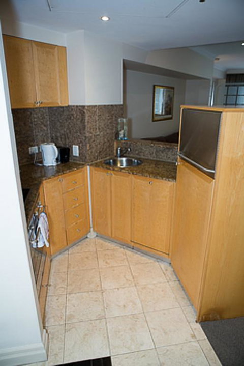 Bond 512 - Accommodation VIC 3