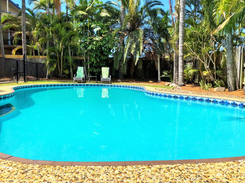 Benowa QLD Accommodation VIC