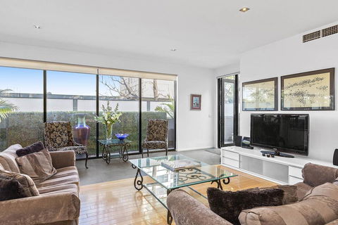 BOUTIQUE STAYS - Catani Gardens - Accommodation VIC 2