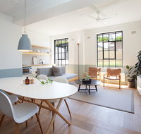 Boutique Sunlit Studio with Designer Furnishings - Accommodation VIC