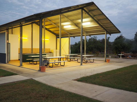 Bowen Holiday Park - Accommodation VIC 3