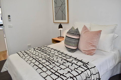 Brand New 2 Bed Apartment With Stunning City Views - Accommodation VIC 1