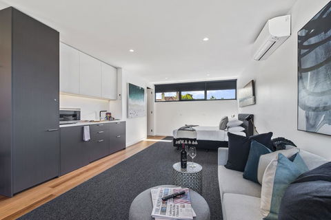 Brand New Beachside Studio Apartment - Accommodation VIC 1