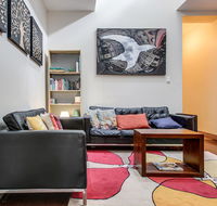 Bright and airy home tucked away in funky Newtown - Accommodation VIC