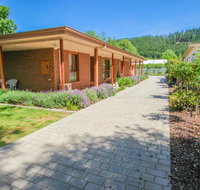 Bright Country Home - Accommodation VIC