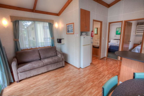 Bright Pine Valley Tourist Park - Accommodation VIC 3