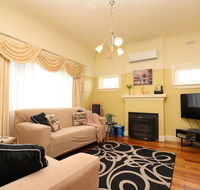 Brunswick Renaissance - Parking Garden Bath Family - Accommodation VIC