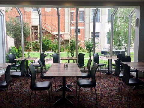 Burkes Hotel Motel - Accommodation VIC 1