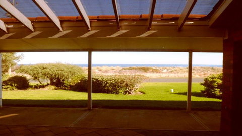 Calm Seas - 70 Gold Coast Drive - Accommodation VIC 2