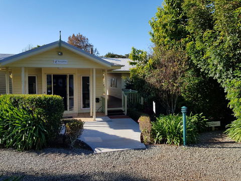 Camelot Cottages - Accommodation VIC 0