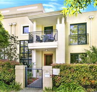 Campbelltown Most Sought After Park Central Home - Accommodation VIC
