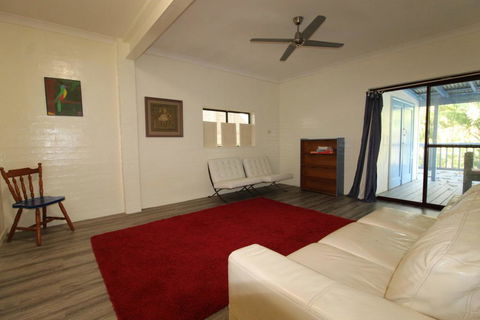 Cape Cod Beach House, 25 Skyline Crescent - Accommodation VIC 1