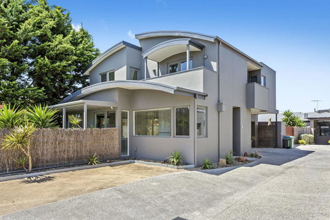 CAPEL'S REST - CAPEL SOUND - Accommodation VIC 0