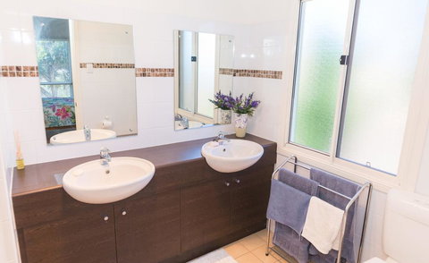 Carri-away - 15 Solitude Drive - Accommodation VIC 1