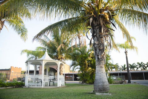 Castle Motor Lodge - Accommodation VIC 1