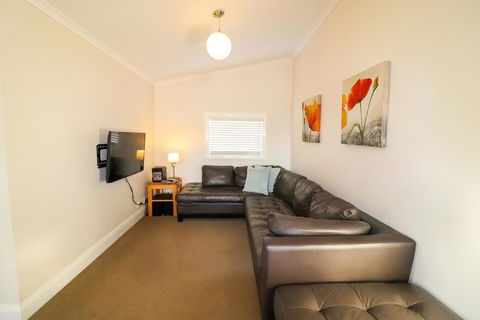Catho Cottage - Accommodation VIC 3