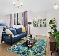 Central Apartment with Spacious Living and Dining - Accommodation VIC