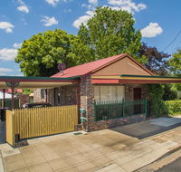 Central Armidale 2-Bedroom Apartment - Accommodation VIC