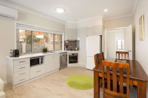 Central Sojourn On Wilcox - Accommodation VIC 1