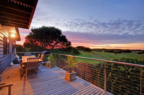 Charltom Hills - Accommodation VIC 3