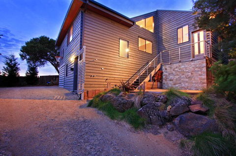 Charltom Hills - Accommodation VIC 2