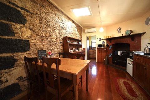 Cherry Plum Cottages - Accommodation VIC 2