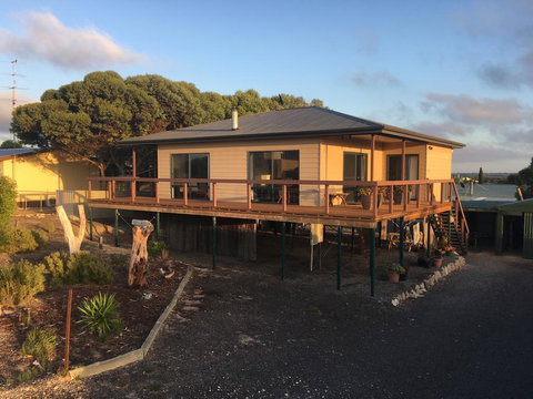 Chill N Sea Coastal Retreat - Accommodation VIC 0