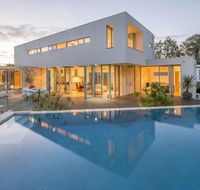 Cinque - Luxury Family Home with Pool Close to Beach and Town - Accommodation VIC