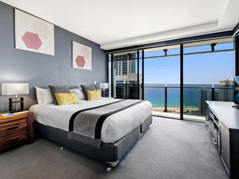 Circle On Cavill Private 2 Bed Ocean View - Accommodation VIC 1